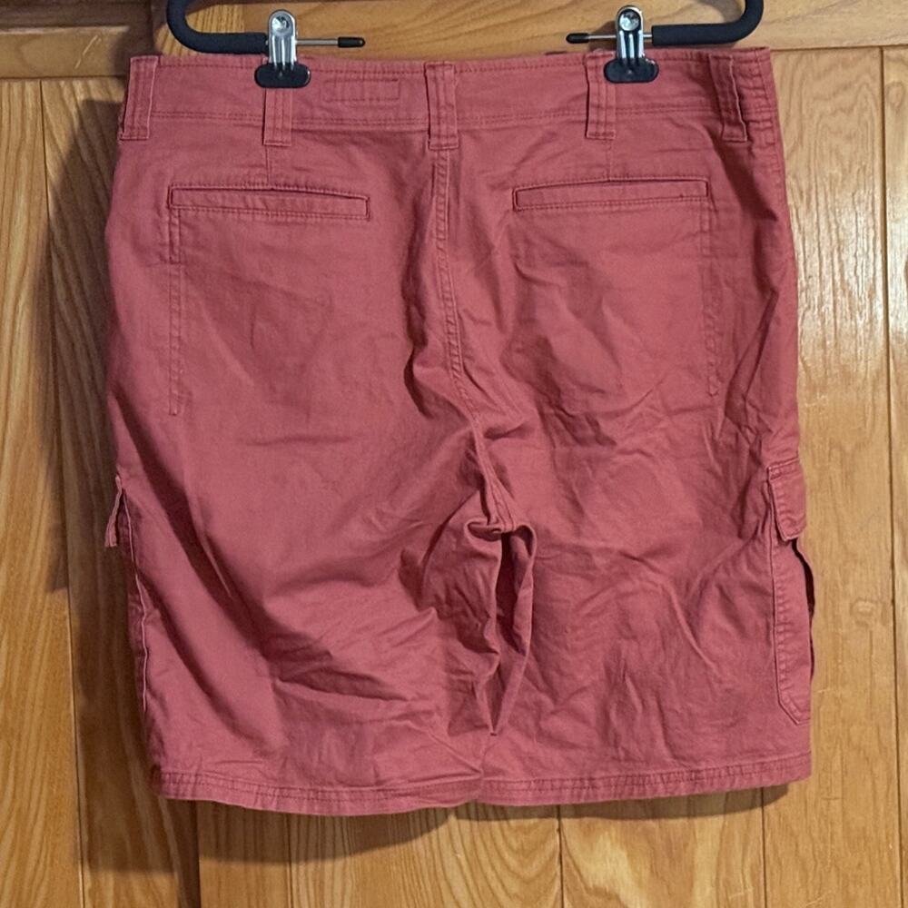 Men's Wrangler Relaxed Fit Cargo Shorts Coral Red Pink 36 - Picture 13 of 13